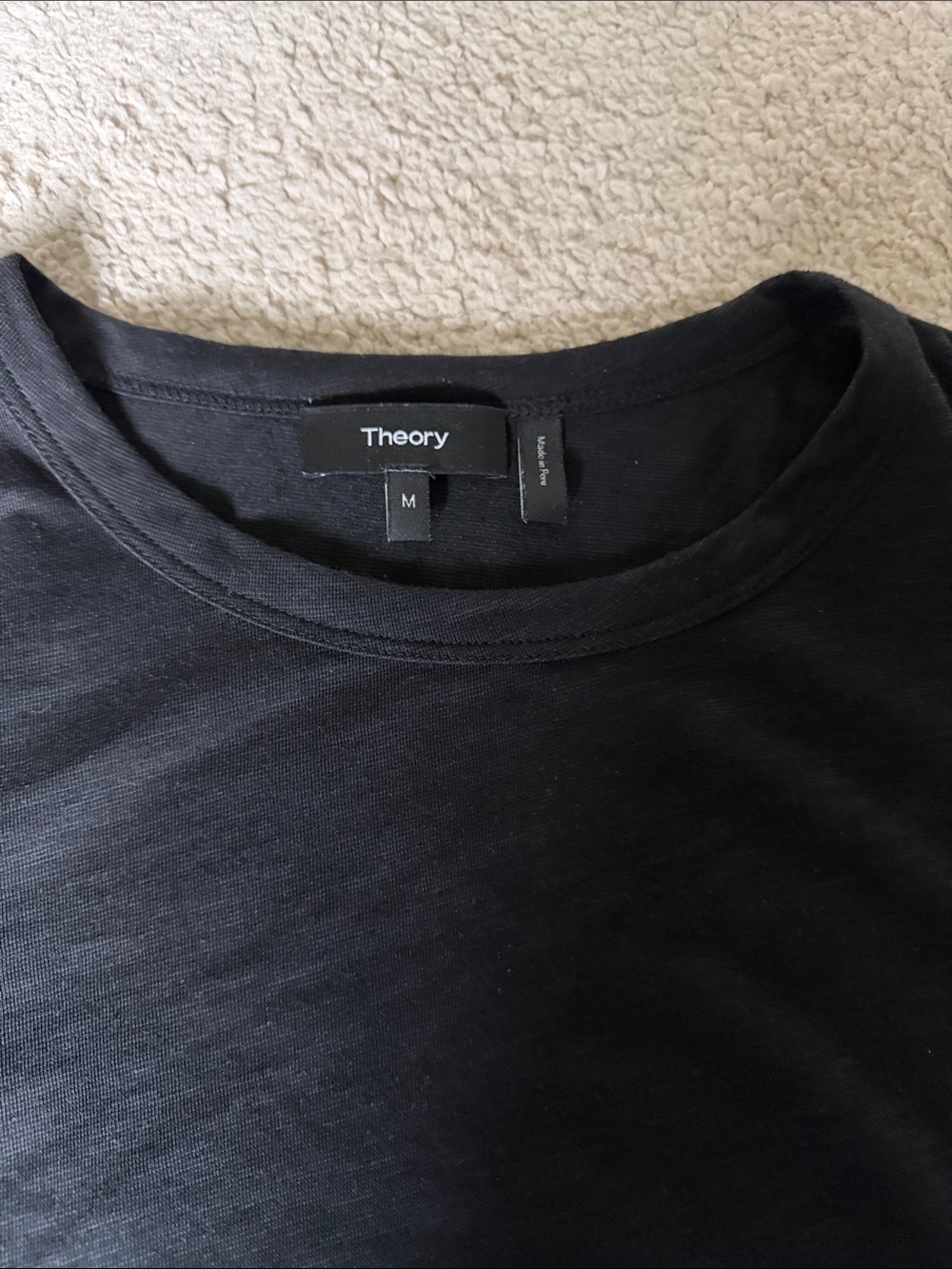Theory Short Sleeve Tee in Black medium - Picture 2 of 2